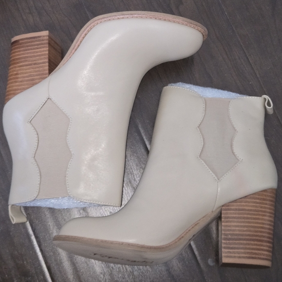 New in Box Splendid Magnolia Chelsea Bootie Khaki chunky heel size 8 ankle boots - Picture 2 of 13